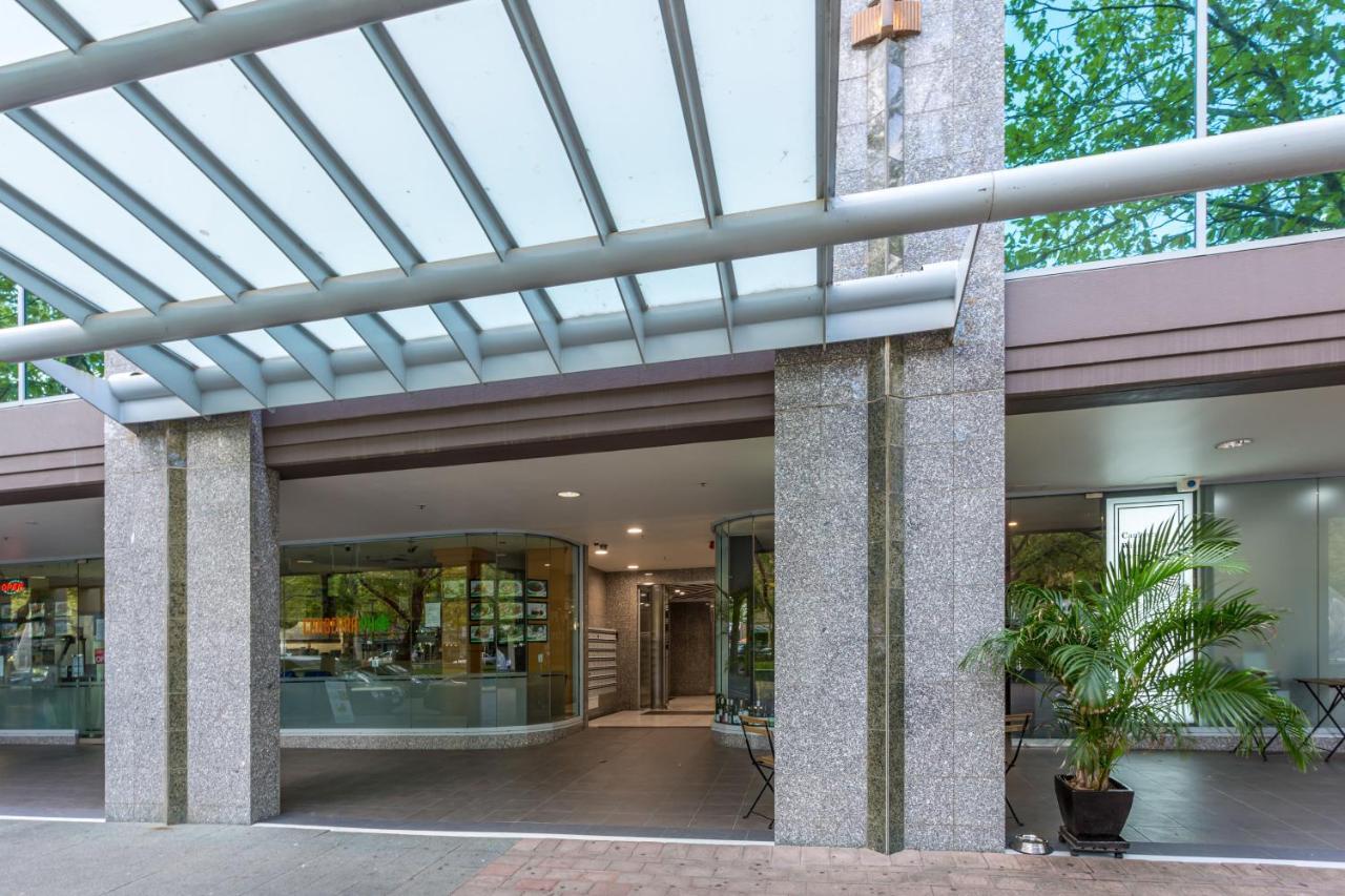 Dana-Spacious Private Room In Shared 2-Bedroom Apartment-1 Canberra Exterior photo